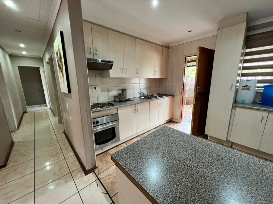 3 Bedroom Property for Sale in Lourierpark Free State